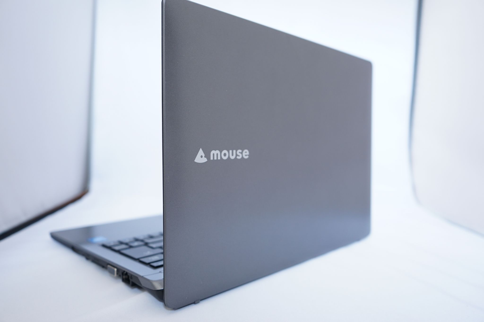 mouse ノートパソコン MB-BN24GC464SWZD マウスEシリーズAmazon型番【MB-BN24GC464SWZD】をレビュー | うっしー
