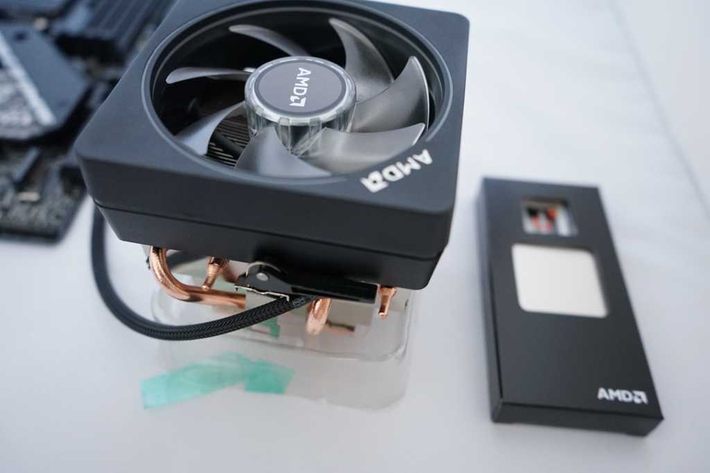 AMD Ryzen7 2700X リテールクーラー付 Amazon.co.jp: AMD Wraith Prism RGB CPUクーラー AM4 4ピン