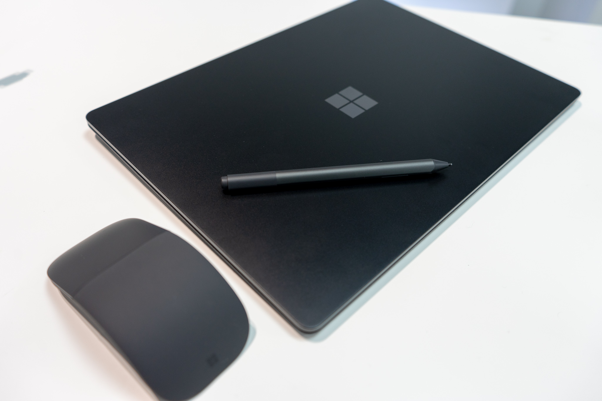 展示機レビュー】Surface Laptop 2は最高品質のノートPCだ！ | うっし 