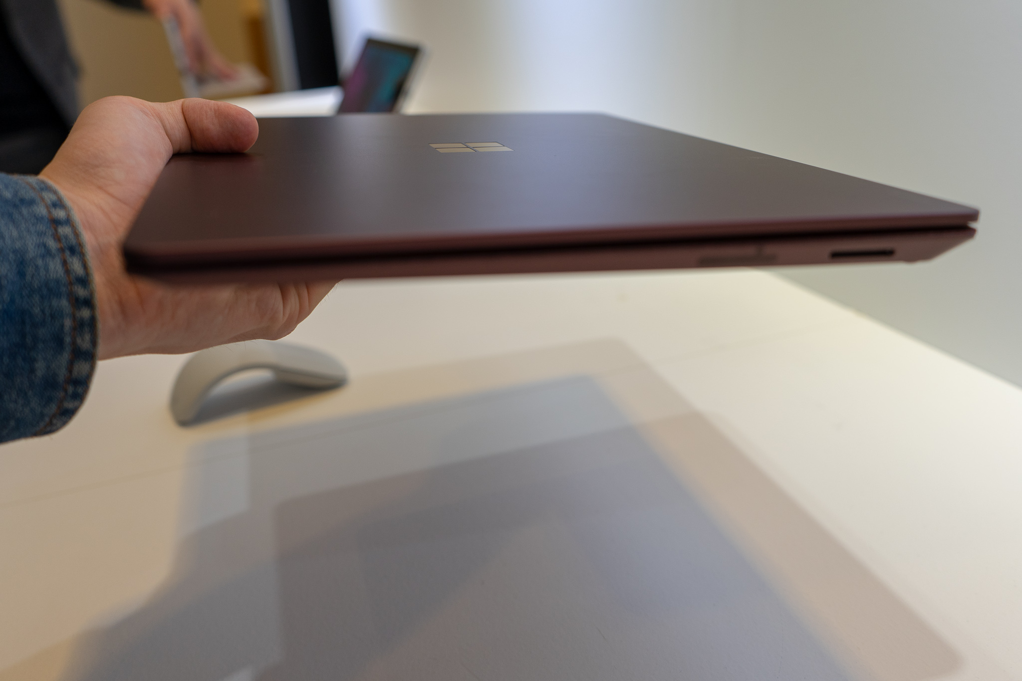 展示機レビュー】Surface Laptop 2は最高品質のノートPCだ！ | うっし