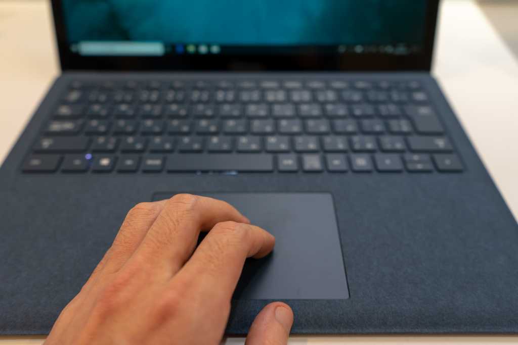 その他ノートPC本体 Surface laptop2 Amazon.com: Microsoft Surface Laptop 2 (Intel Core i5, 8GB
