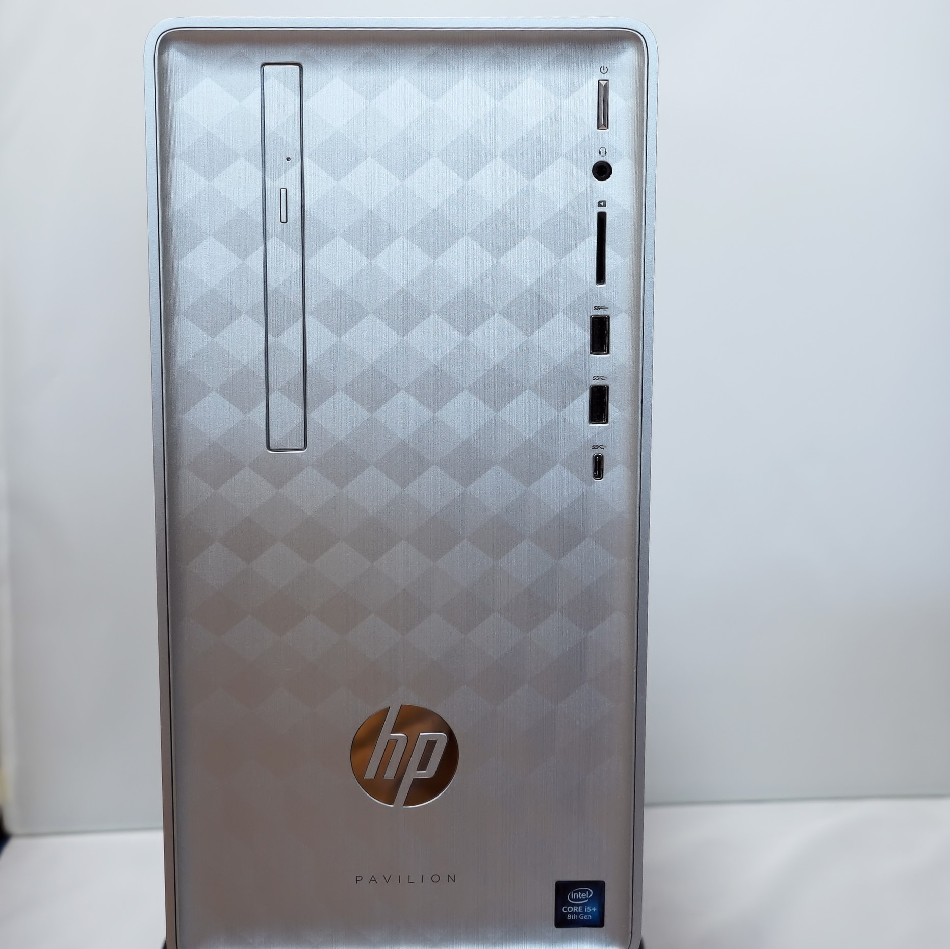 女性におすすめしたいデスクトップPC HP Pavilion 590をレビュー 