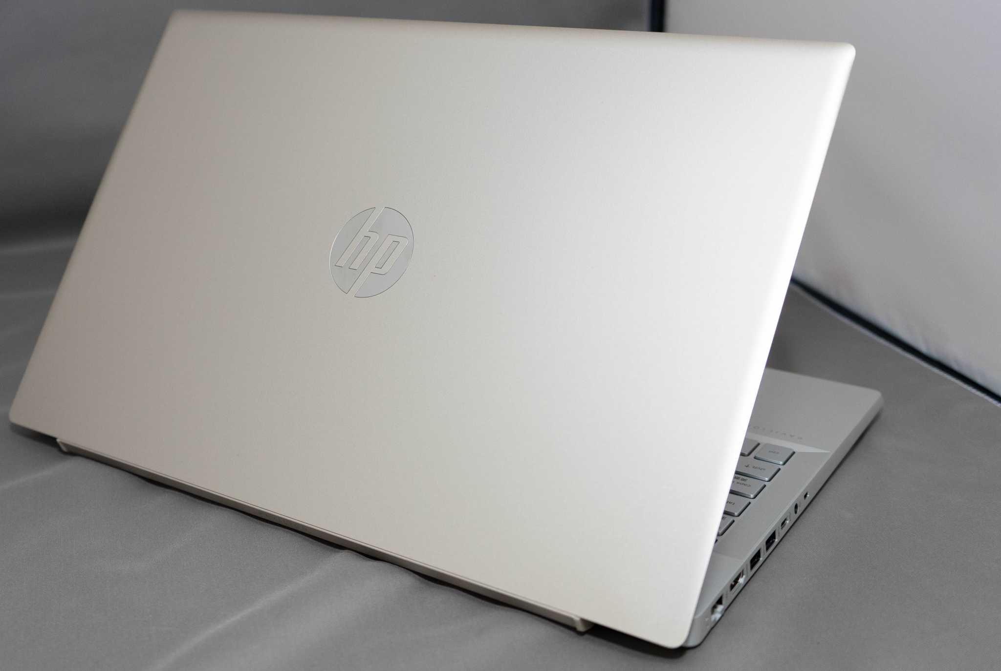 HP Pavilion 15-cu0000をレビュー税抜き7万円で買える、DVDドライブ