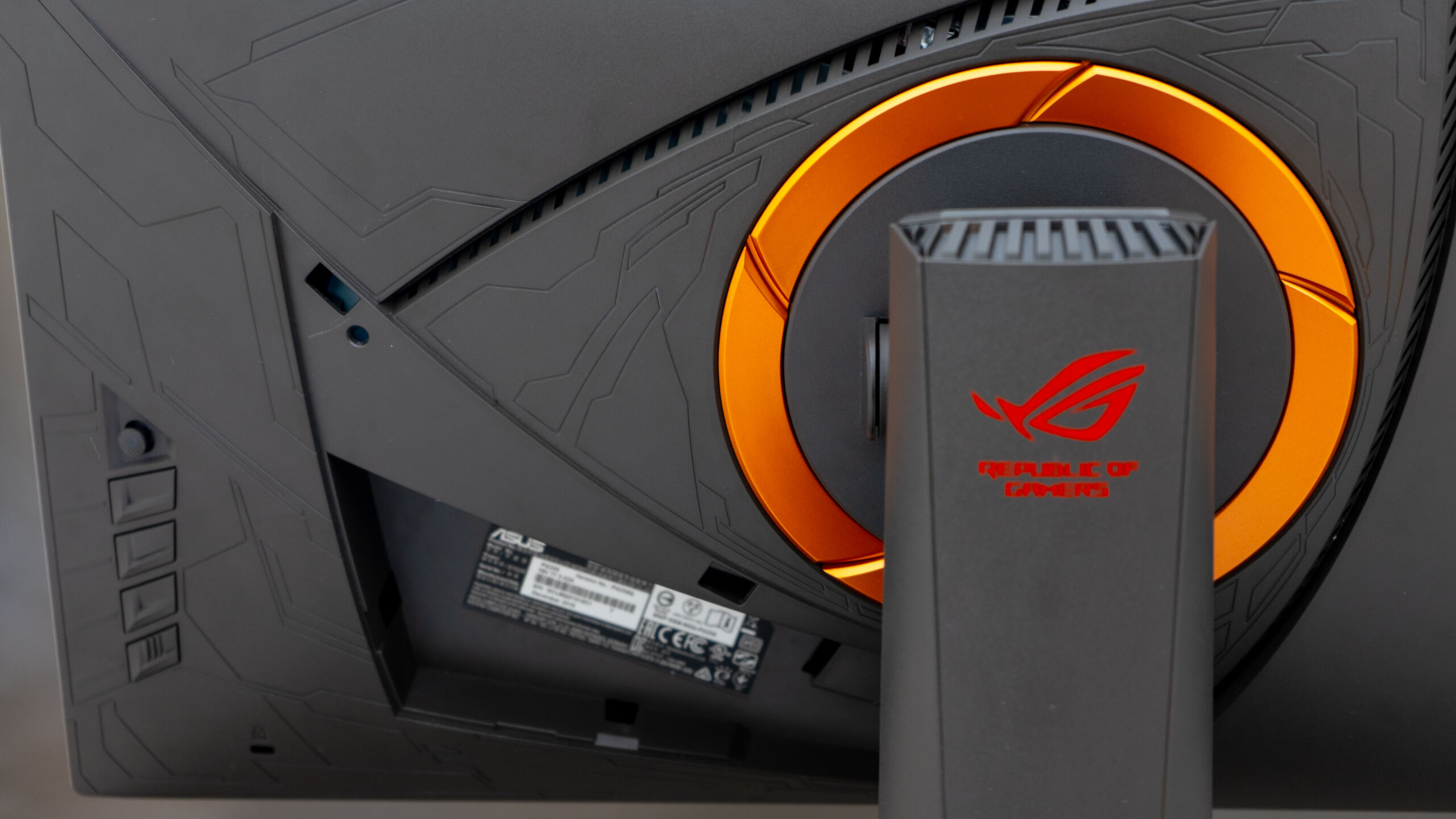 ASUS ROG SWIFT PG258Qレビュー|24.5インチの240Hz駆動、G-SYNC