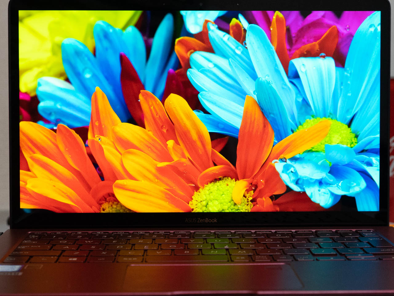 ASUS ZenBook S UX391UA（UX391UA-825R）をレビュー|深みのある