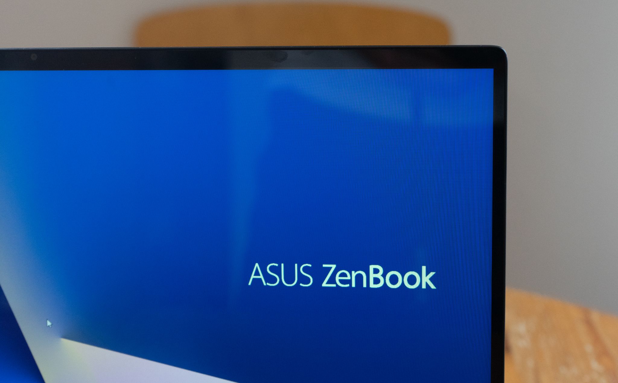 ZenBook 15 UX534FT-A9012レビュー GTX1650搭載のクリエイター向け 