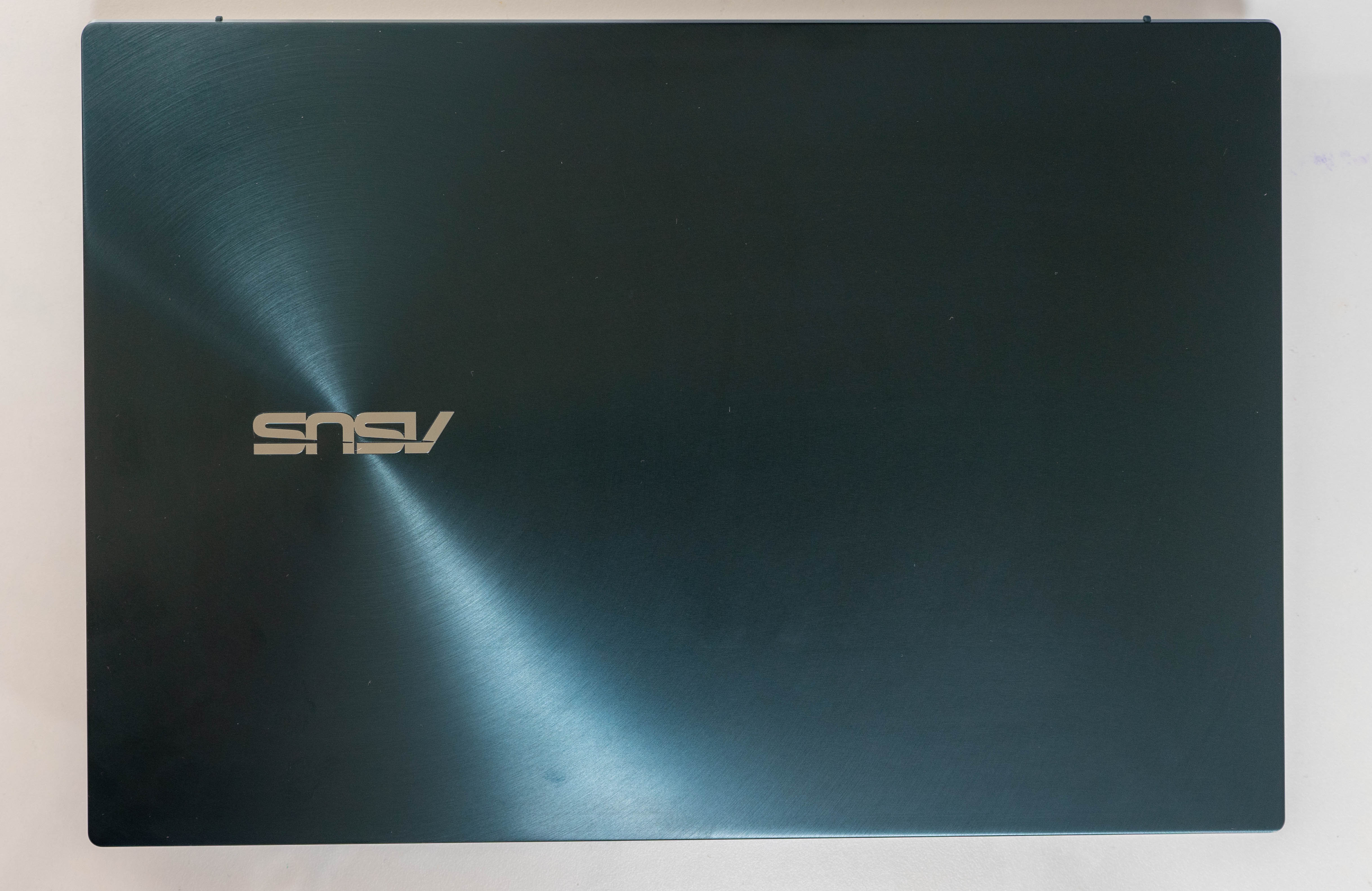 ZenBook Pro Duo UX581 レビュー有機EL 4Kディスプレイを搭載したプロ 