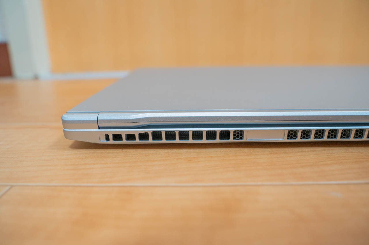 mouse X5 Core i7 10510U搭載モデルレビュー 15.6型の新・スタンダード