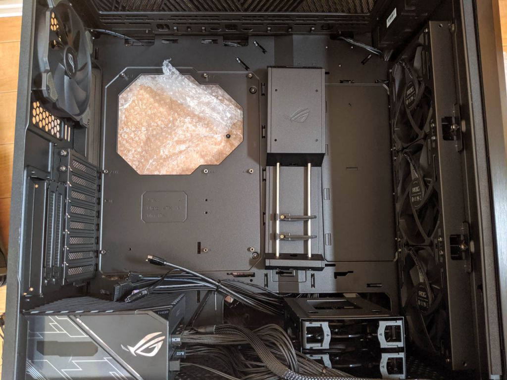 PCケース(自作PC用) ASUS ROG Strix Helios Case ROG Strix Helios White Edition | Cases | ROG Global