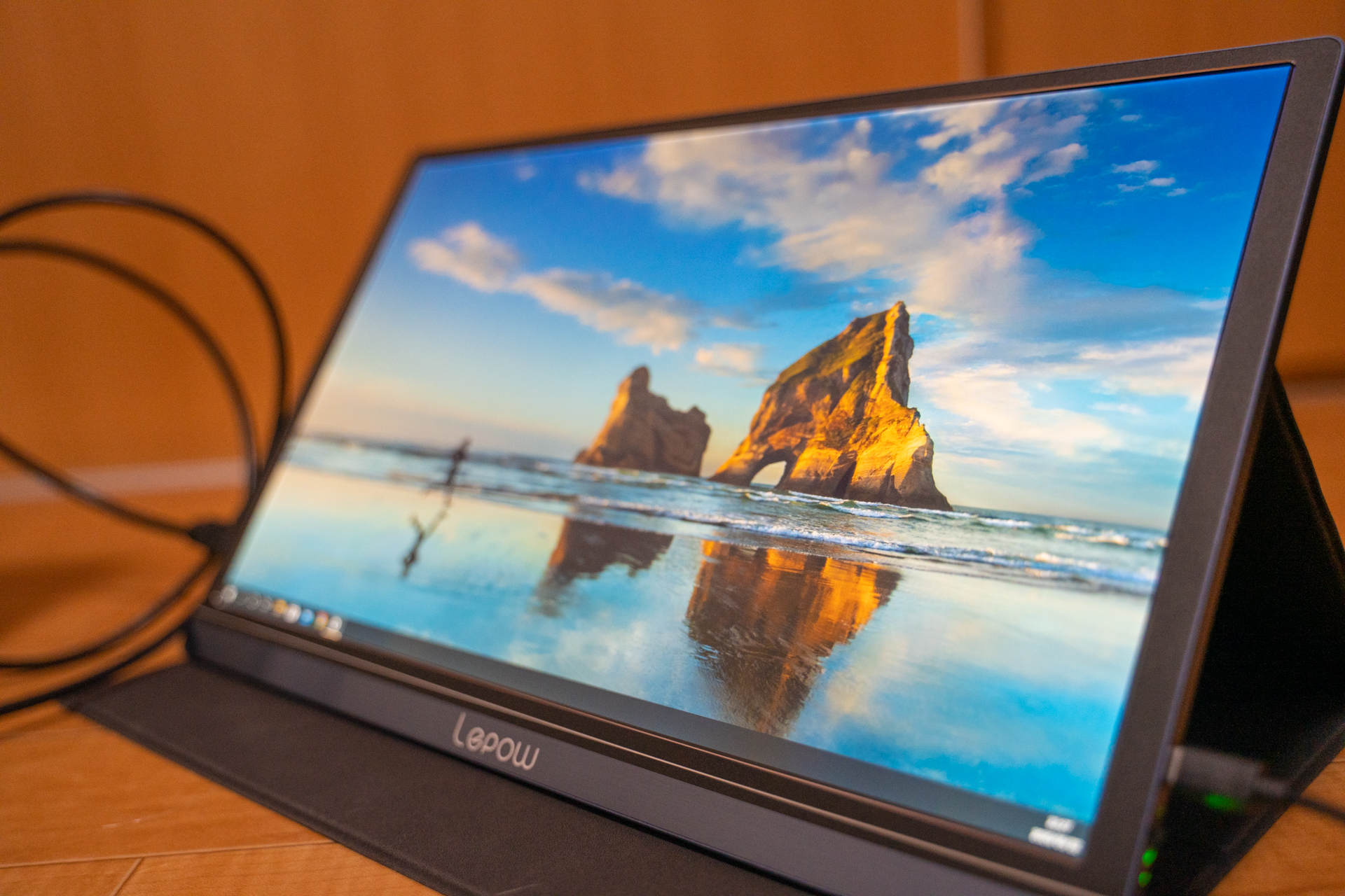 Lepow Z1レビューコンパクトで使いやすい15.6型モバイルモニター【PR