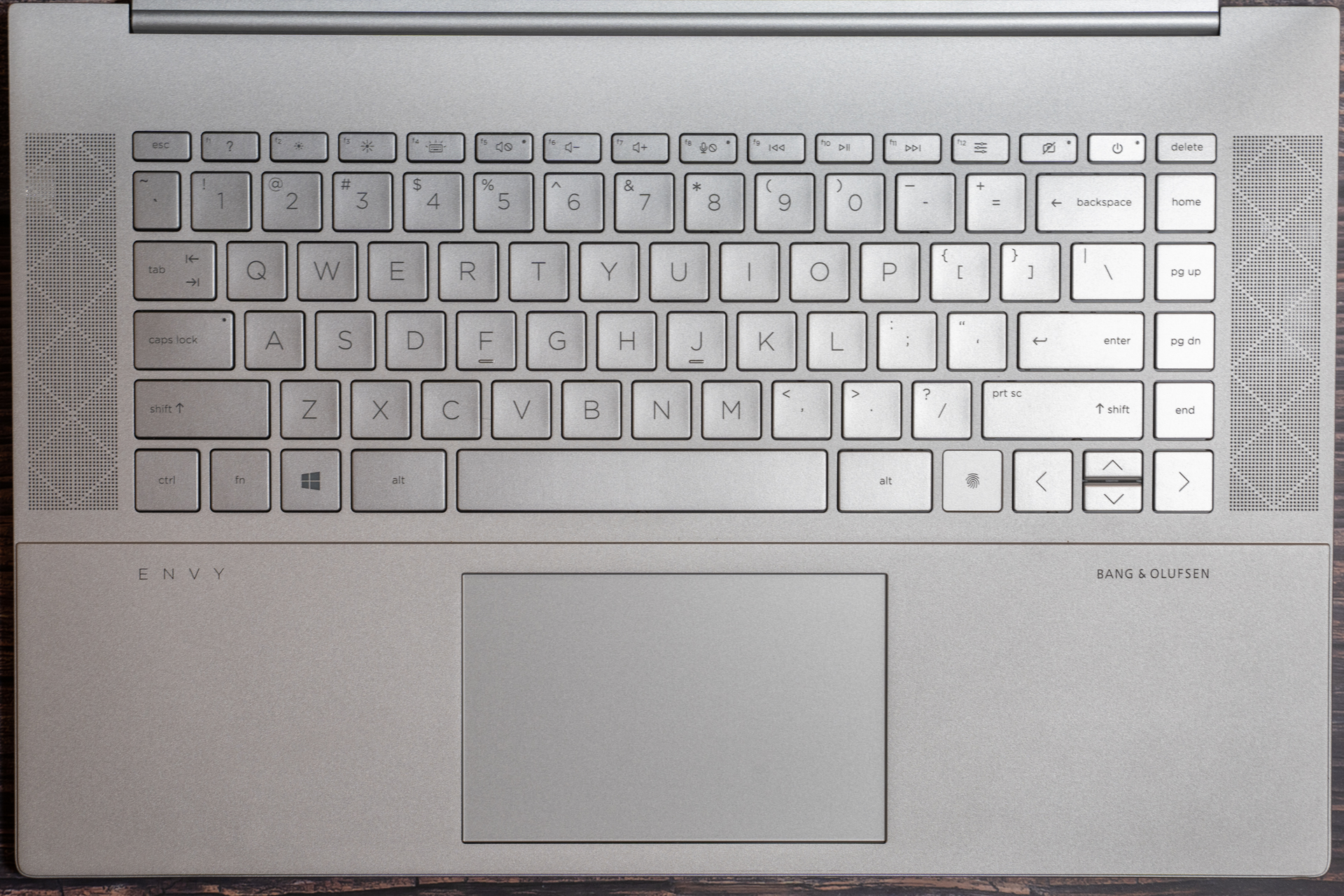 HP ENVY 15 2020年モデルレビュー Core i7 10750H/GTX1660Ti搭載の