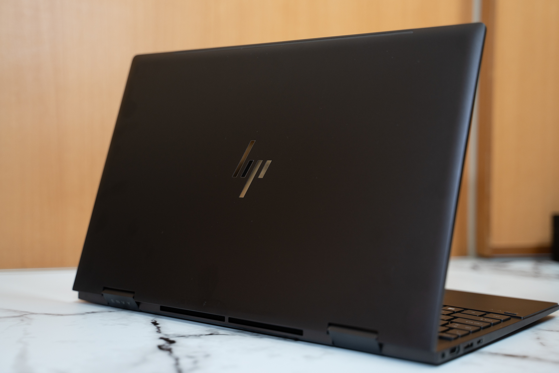 HP ENVY X360 15-ee0000 （AMD）レビューHPで人気の タッチ対応の15.6