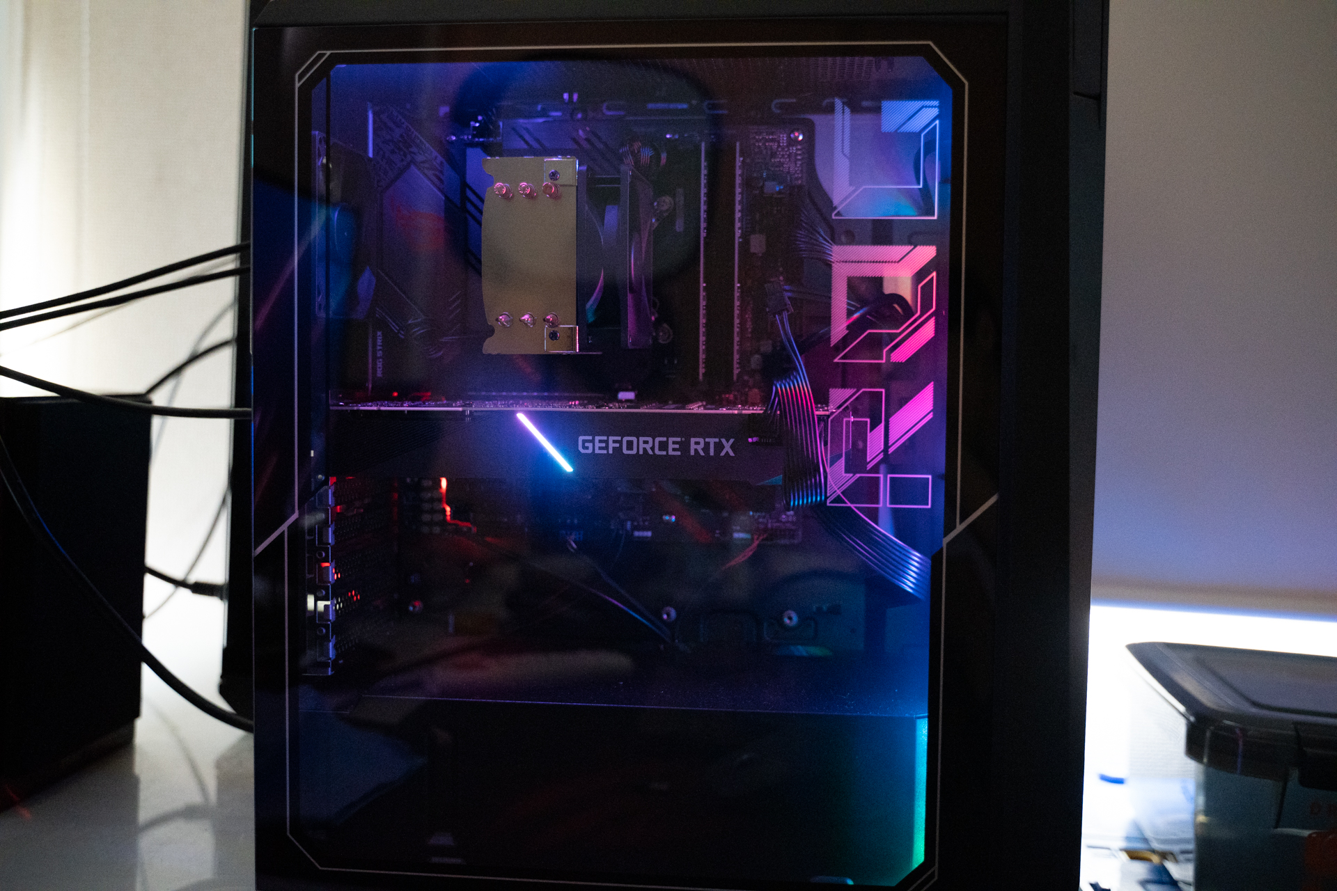 ROG Strix GT15 レビュー 専用マザーボード採用のROGのゲーミングPC 