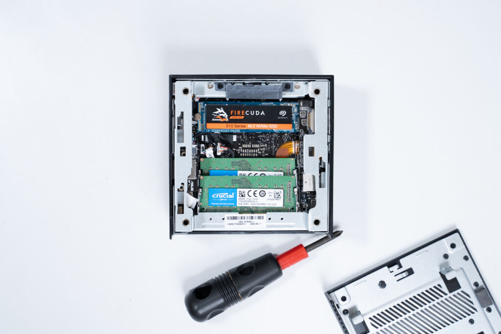 ASUS / ミニPC / ベアボーン / PN50（メモリ、SSD付き） ASUS / ミニPC / ベアボーン / PN50（メモリ、SSD付き）