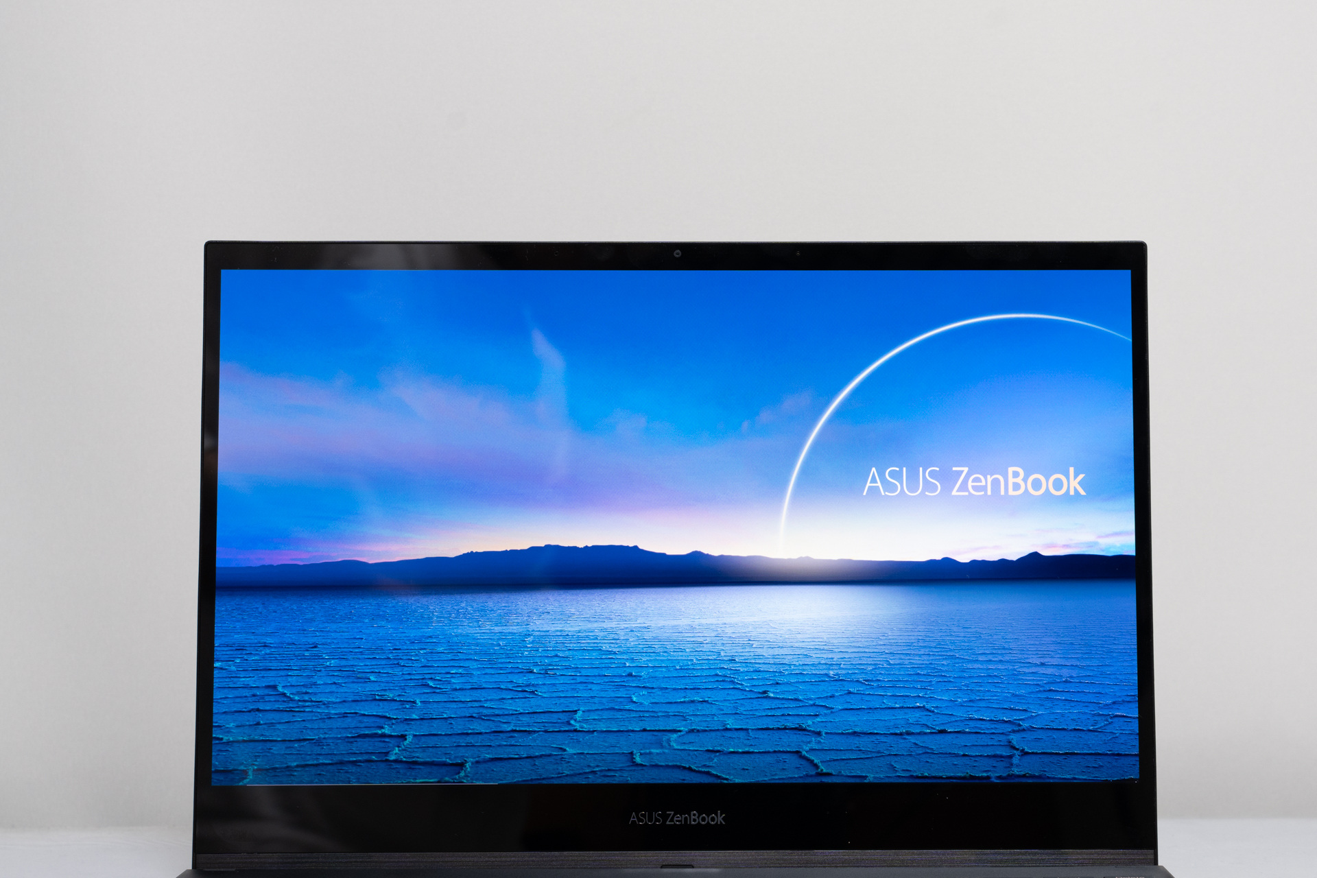 ASUS ZenBook Flip S UX371 レビュー 高級感あふれる13.3型2-in-1