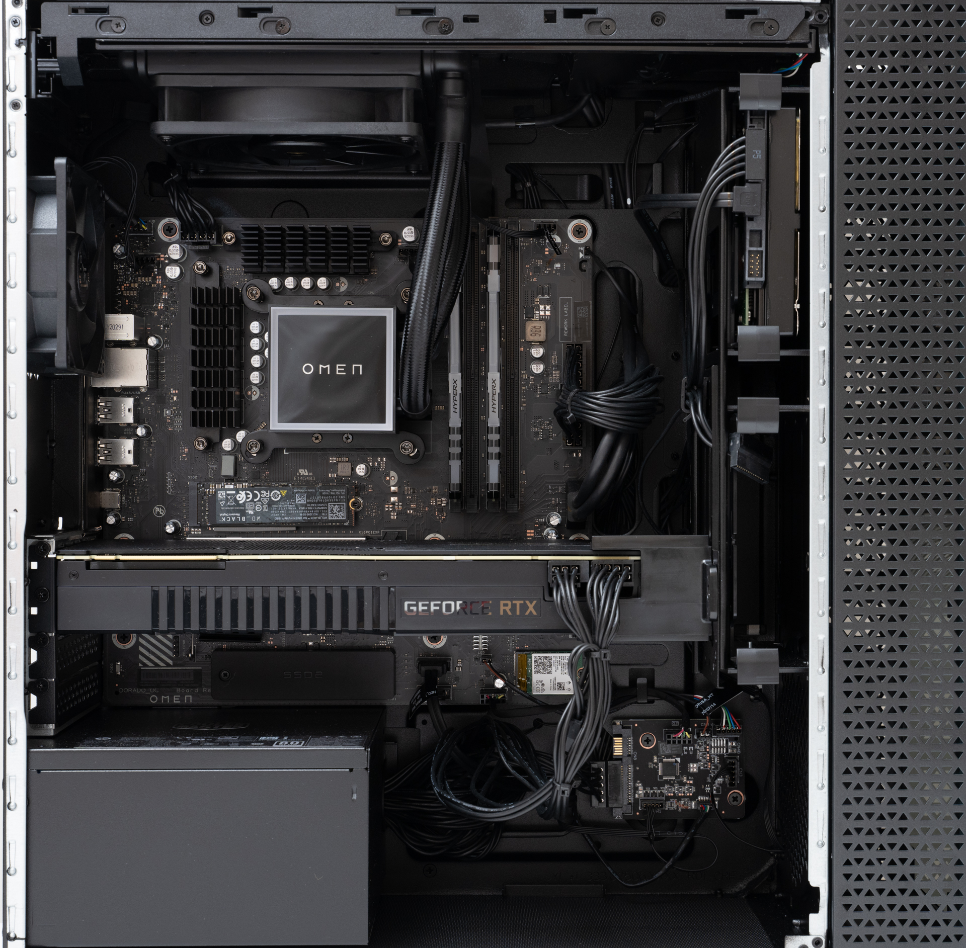 OMEN 30L ケース/電源(Platinum) /水冷CPUクーラーセット オーメン「OMEN」30L 純正簡易水冷CPUクーラー12cmファン追加で