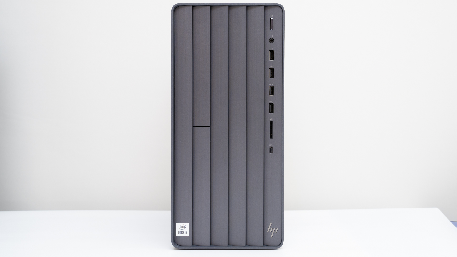 HP ENVY Desktop TE01レビュー 部屋の景観を崩さないオシャレなミニ