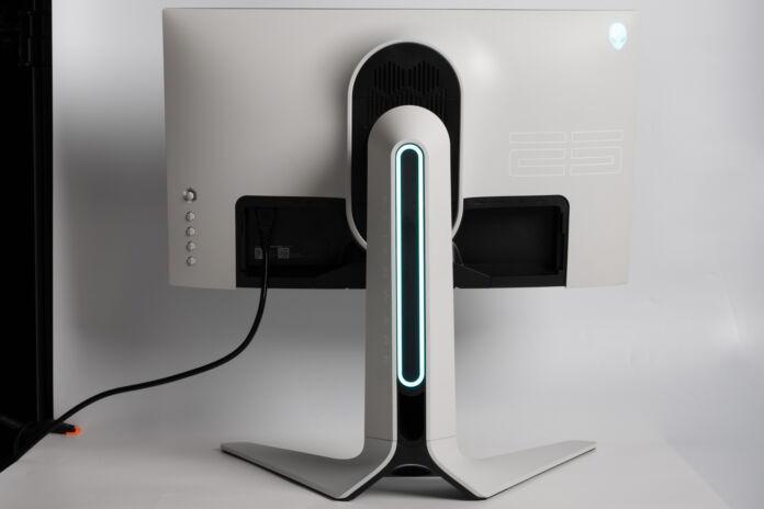 DELL Alienware AW2521 HFLレビュー 240Hzに対応したゲーミング