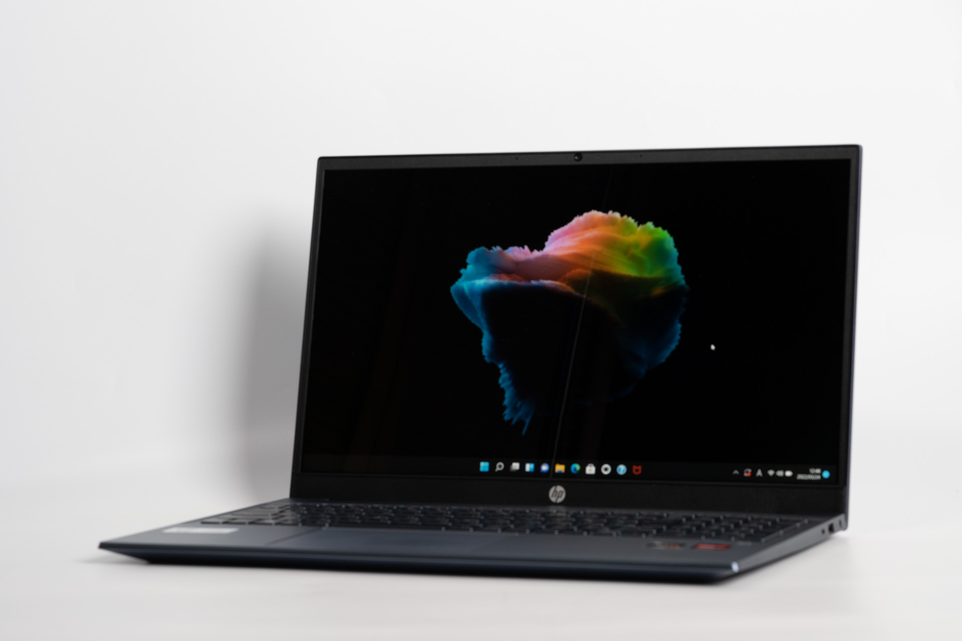 HP Pavilion 15-eh(AMD) レビュー高級感のある15.6型