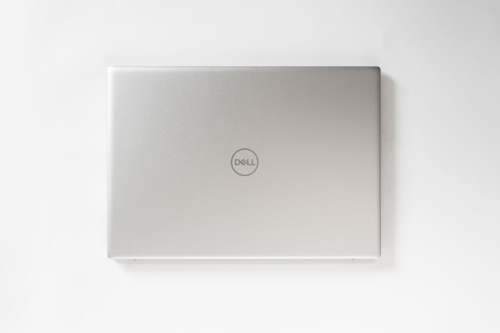 Dell Inspiron シルバー ノートPC 本体、充電コード、ケース付き 314er6w9H0L.jpg_BO30,255,255,