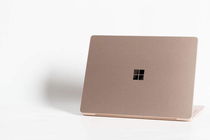 Surface lap top go サンドストーン パソコンケース付き！ Surface Laptop Go 3 レビュー サンドストーンカラーいいぞぉ
