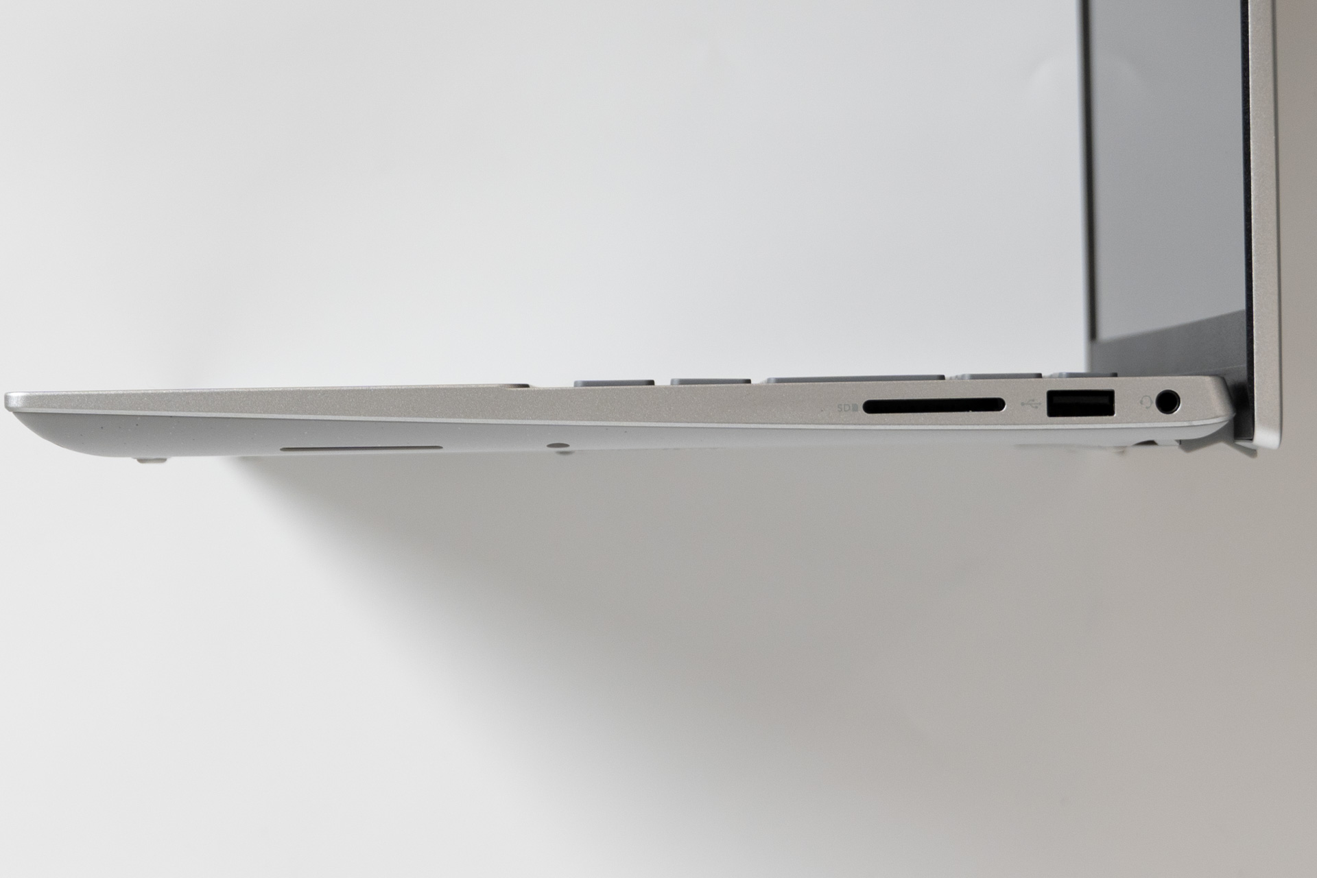 Dell Inspiron 14 5435（AMD） レビュー 2023年モデルもコスパ最強です