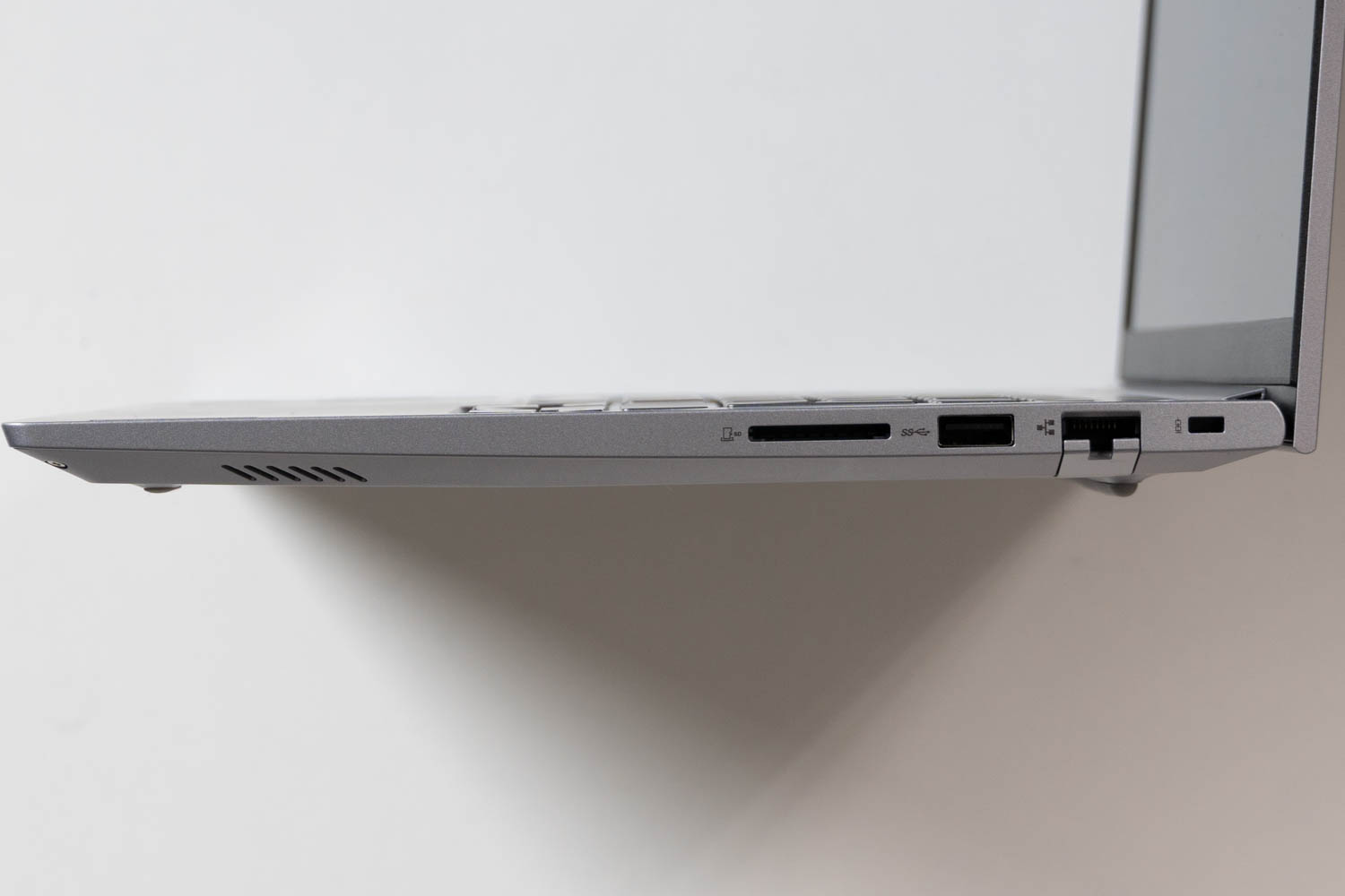 ThinkBook 14 Gen 6 (AMD)レビュー 16GBモデルが8万円台で購入可能な高