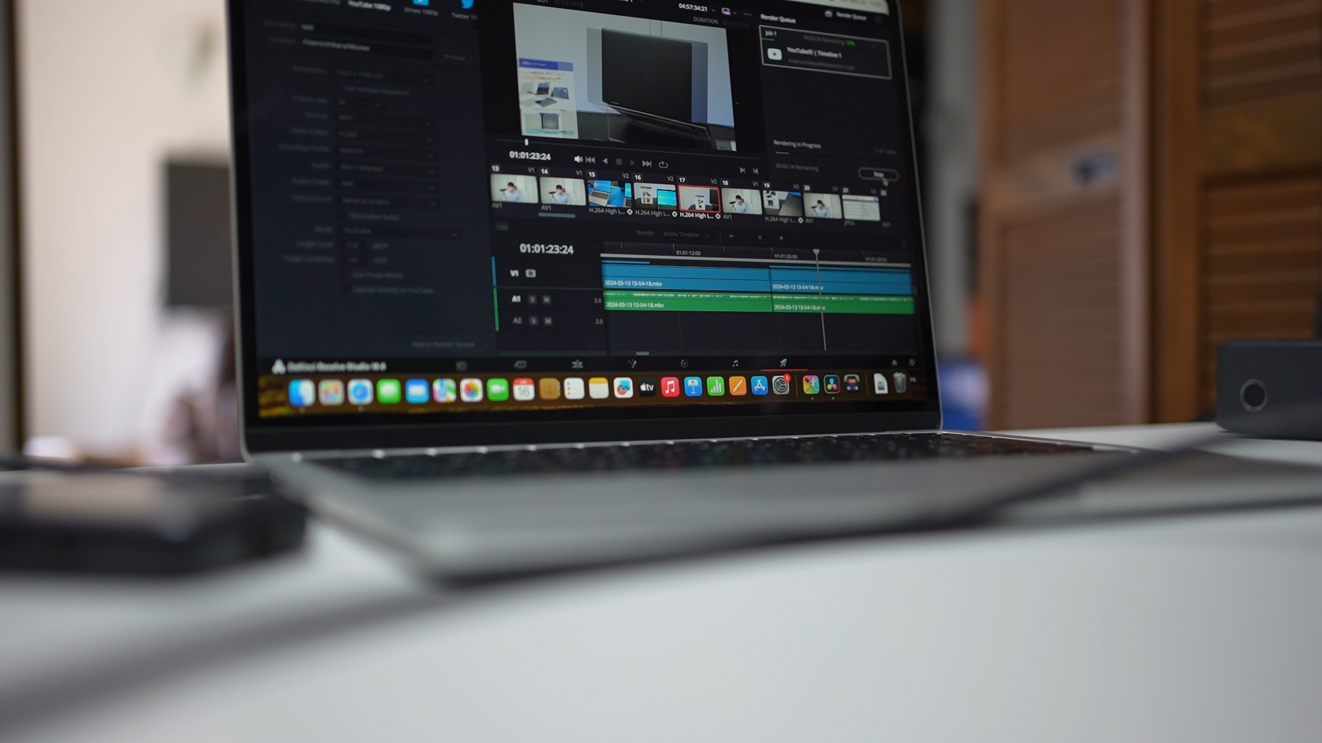 Core Ultra搭載ノートPCの動画編集性能をM3MacbookAirと比較 | うっし