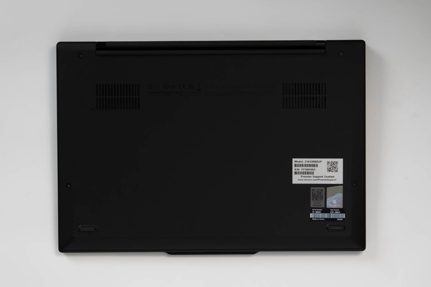 ThinkPad X1 Carbon Gen 12(Core Ultra)レビュー 14型でトップクラスの