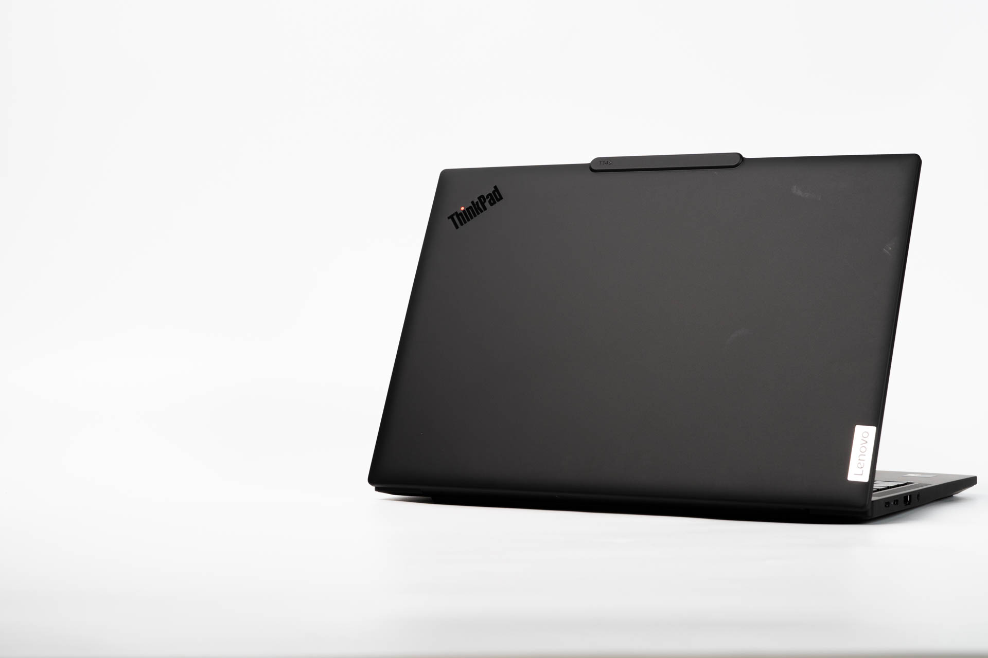 ThinkPad T14s Gen 6 Snadpragonレビュー25時間越えのバッテリー持続 