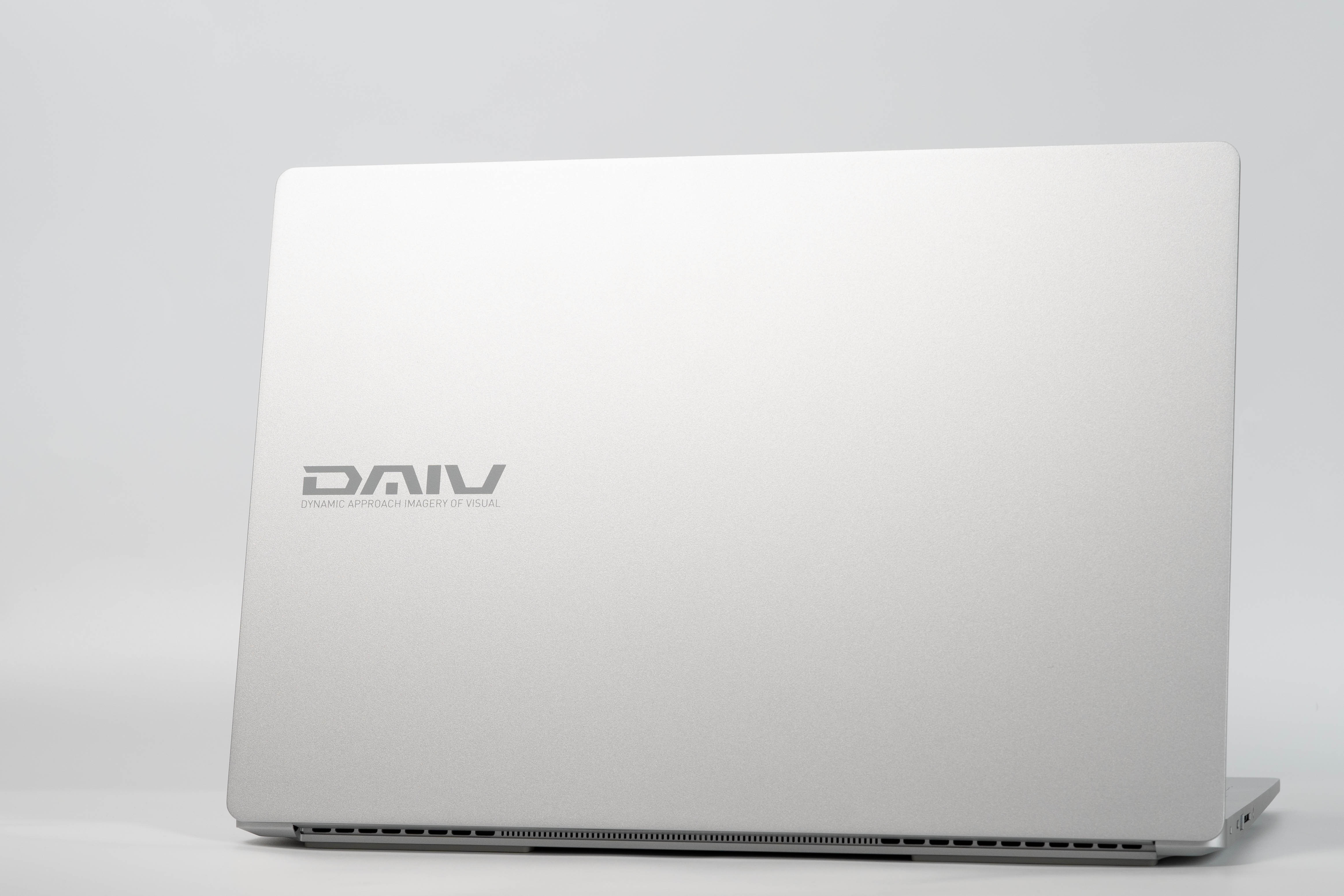 DAIV Z6 I9G70SR-Aレビュー 16型で1.6kgのクリエイター向けノートPC