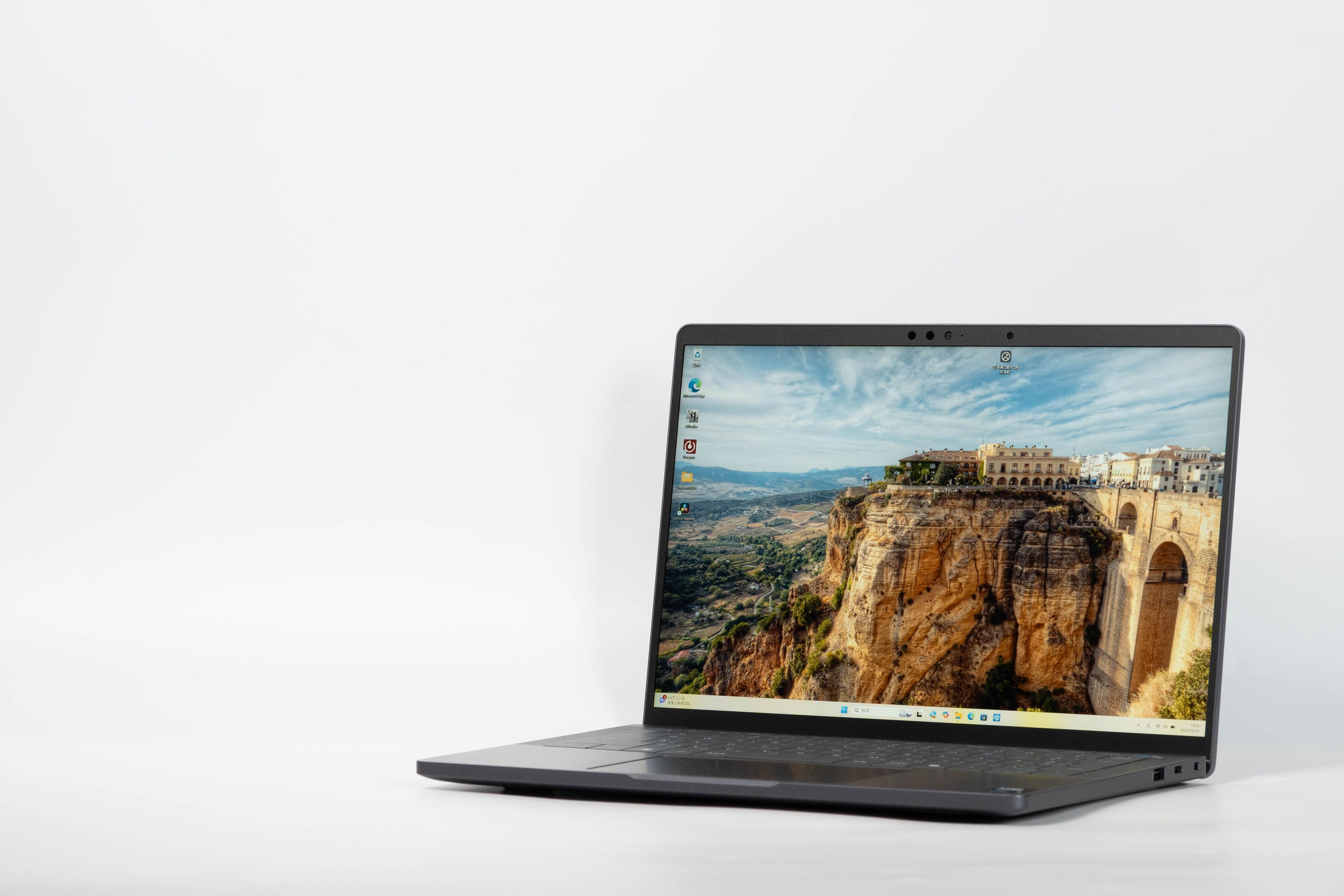 Dell Pro 13 Premium レビュー マグネシウム合金採用で耐久性も安心