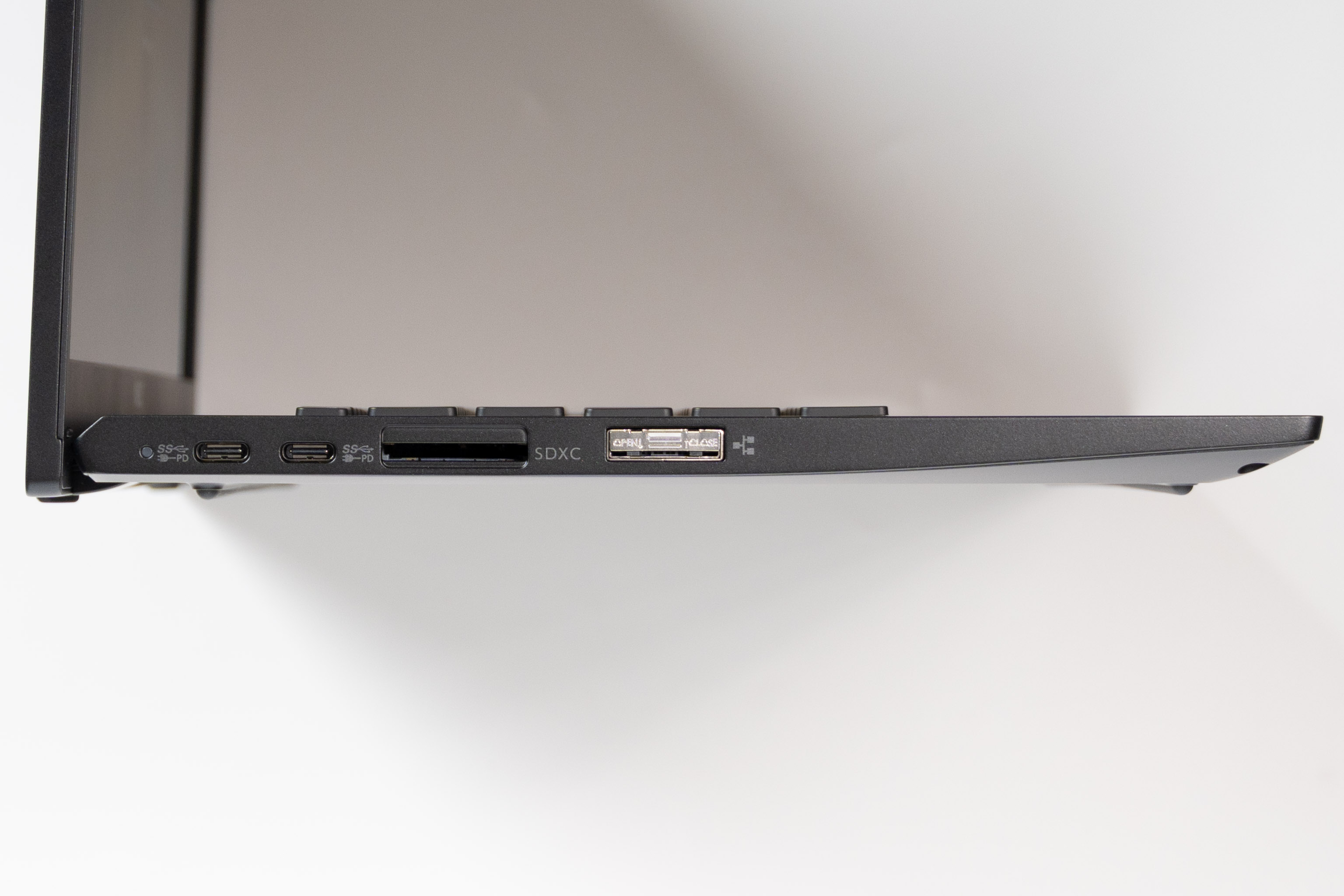 NEC VersaPro J UltraLiteタイプVNレビュー1kg切り国内メーカーの法人
