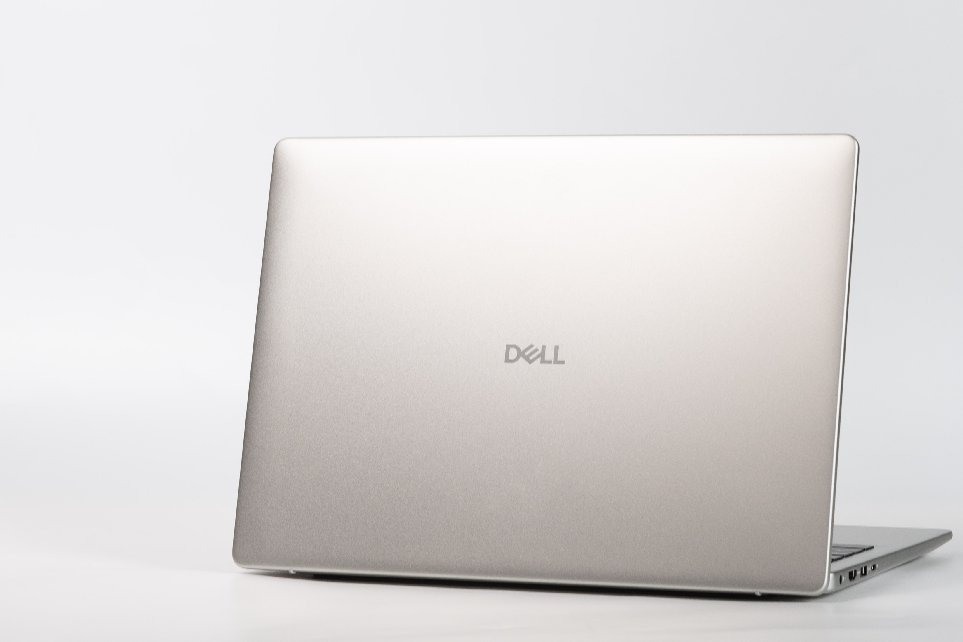 Dell 14 14255レビュー Inspiron 14の後継機種 | うっしーならいふ