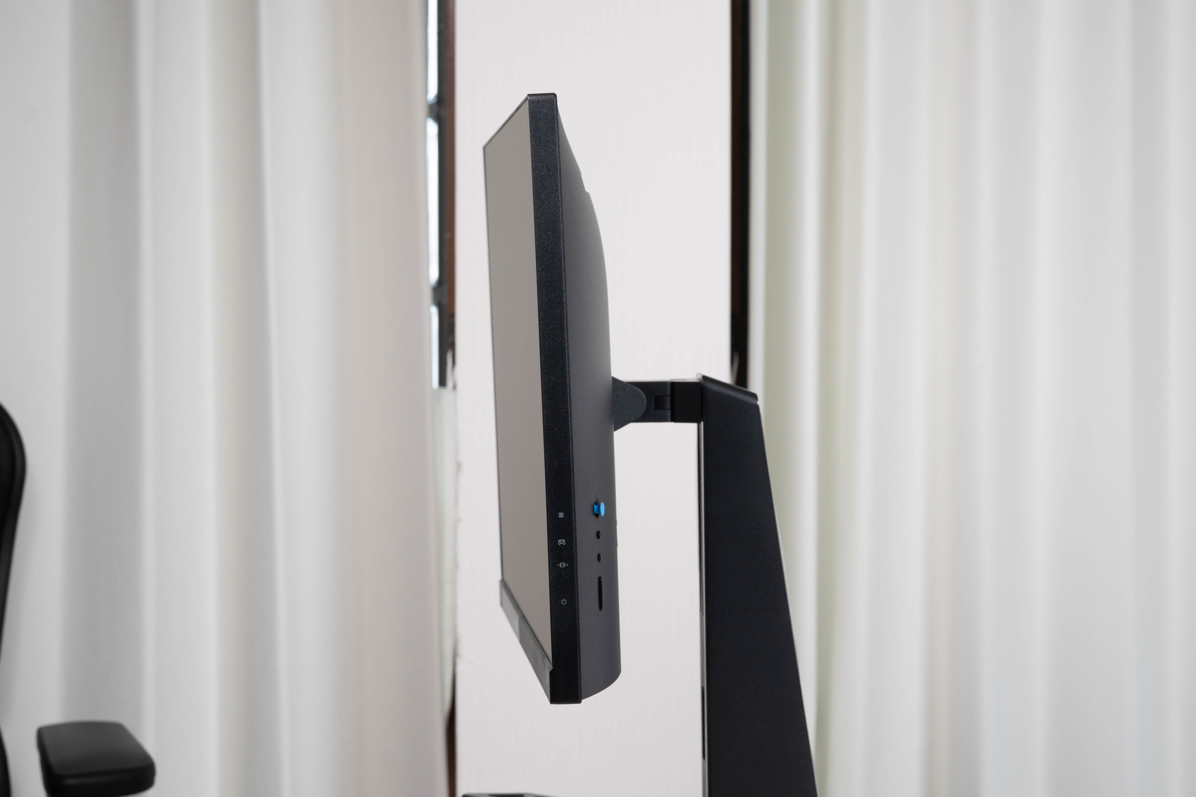 Legion R27i-30 (27型ゲーミング)レビュー 1920×1080ドット165Hz対応の