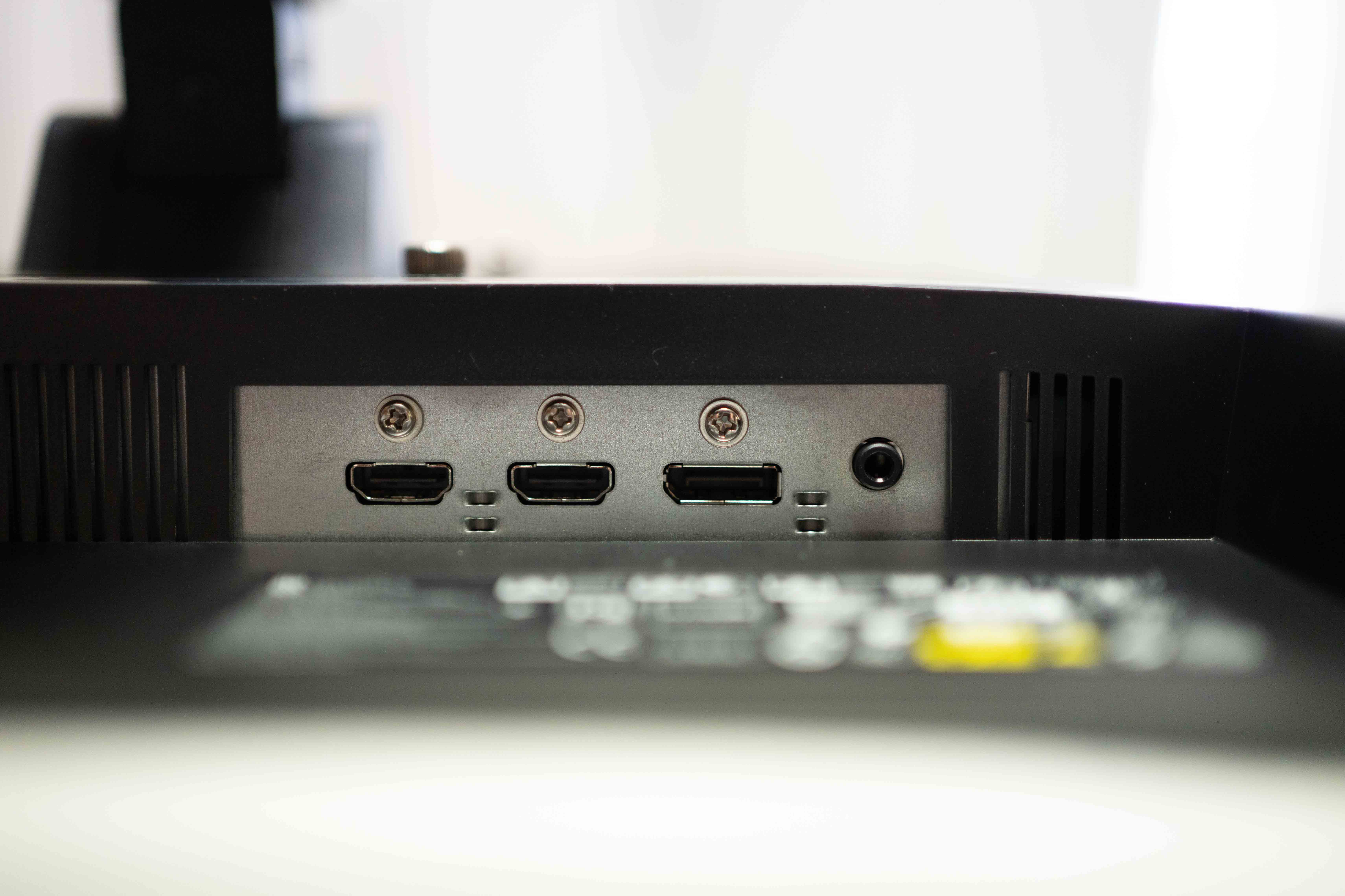 Legion R27i-30 (27型ゲーミング)レビュー 1920×1080ドット165Hz対応の