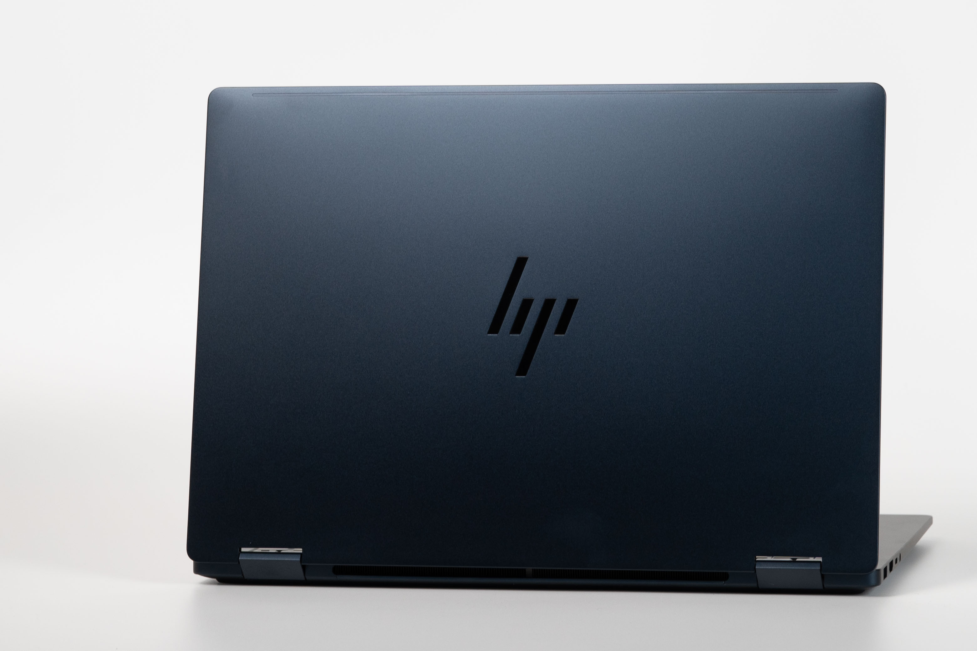 HP OmniBook X Flip 14-kbレビュー 高性能なビジネス2-in-1ノートPC